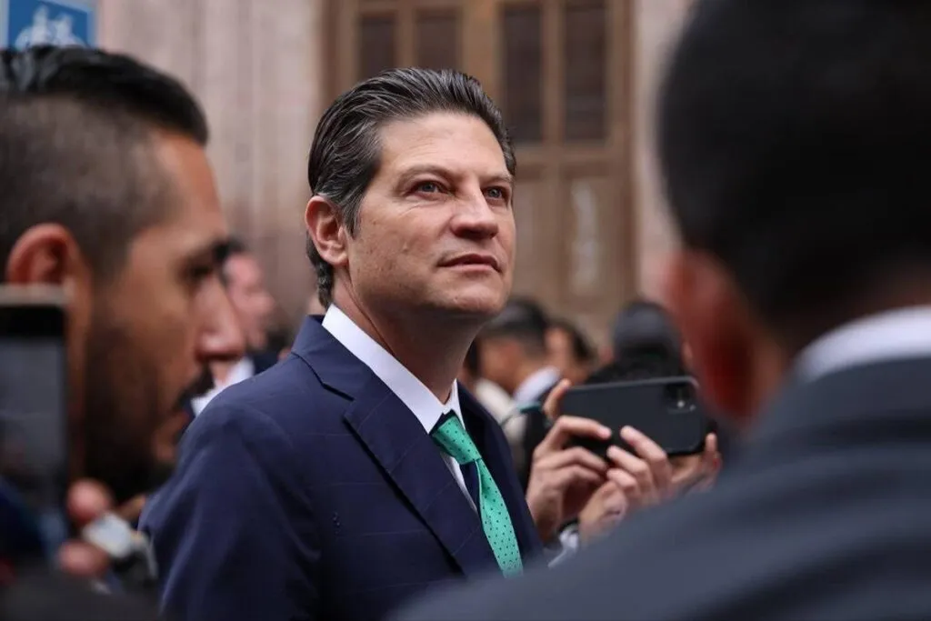 El alcalde Alfonso Martínez lanzó críticas contra Morena por la reforma a la Ley de Amparo, acusando autoritarismo, debilitamiento democrático y limitación ciudadana