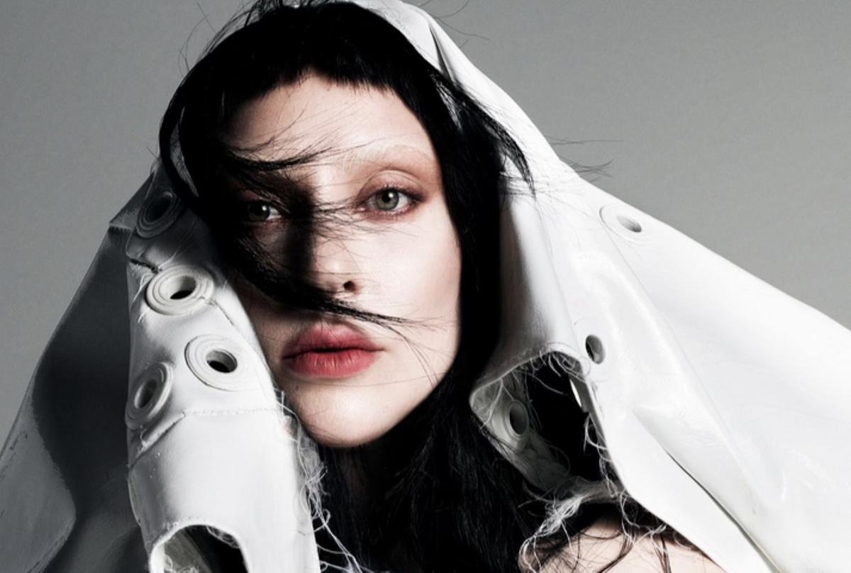 Lady Gaga rinde homenaje a Donatella Versace en Milán