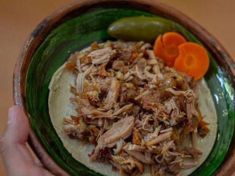 Para probar auténticas carnitas michoacanas visita Quiroga, Tacámbaro y Huandacareo: Sectur