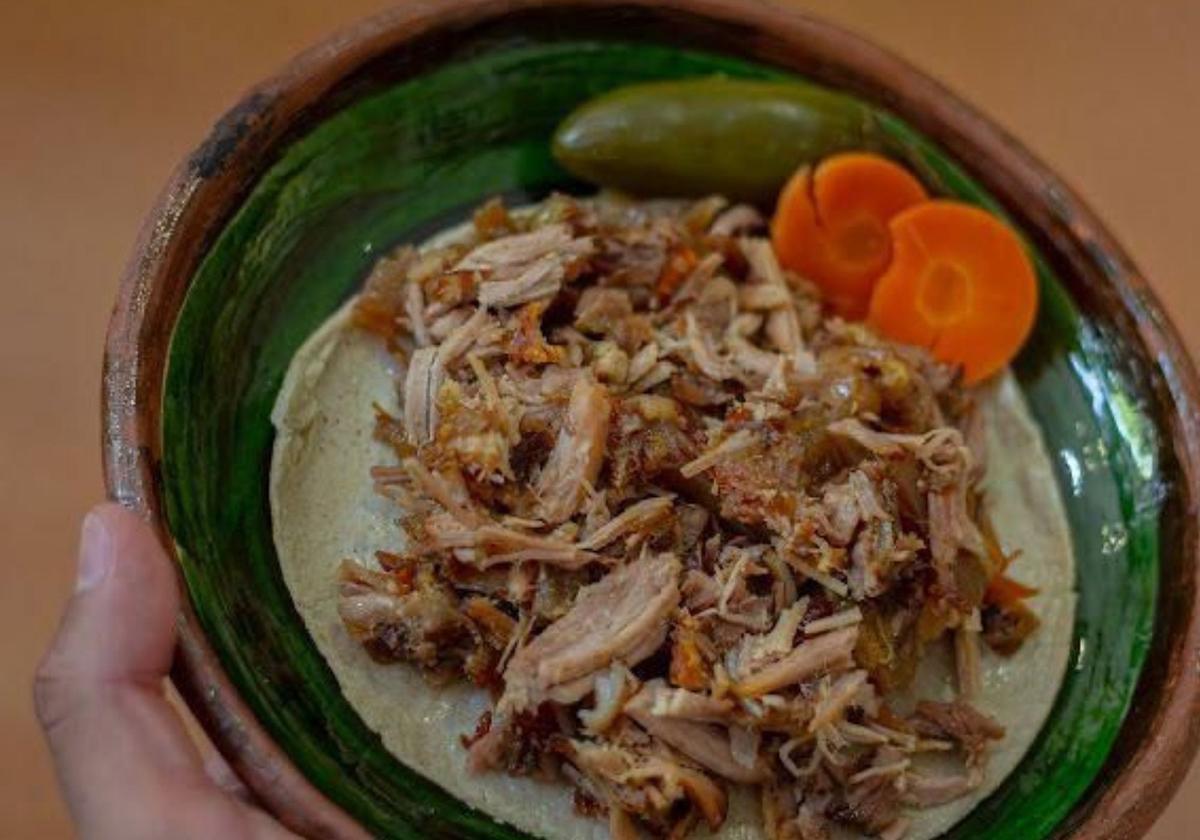 Las auténticas carnitas michoacanas están en Quiroga, Tacámbaro y Huandacareo: Sectur