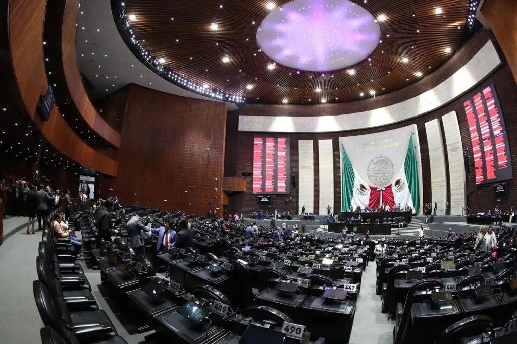 Ley de Amparo: Diputados avalan reforma y pasa al Senado tras denuncias por retroactividad "disfrazada"