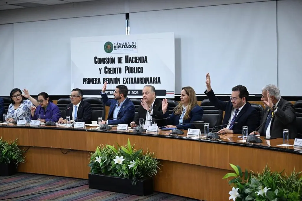 Ley de Ingresos de la Federación 2026 avanza en comisiones de la Cámara de Diputados