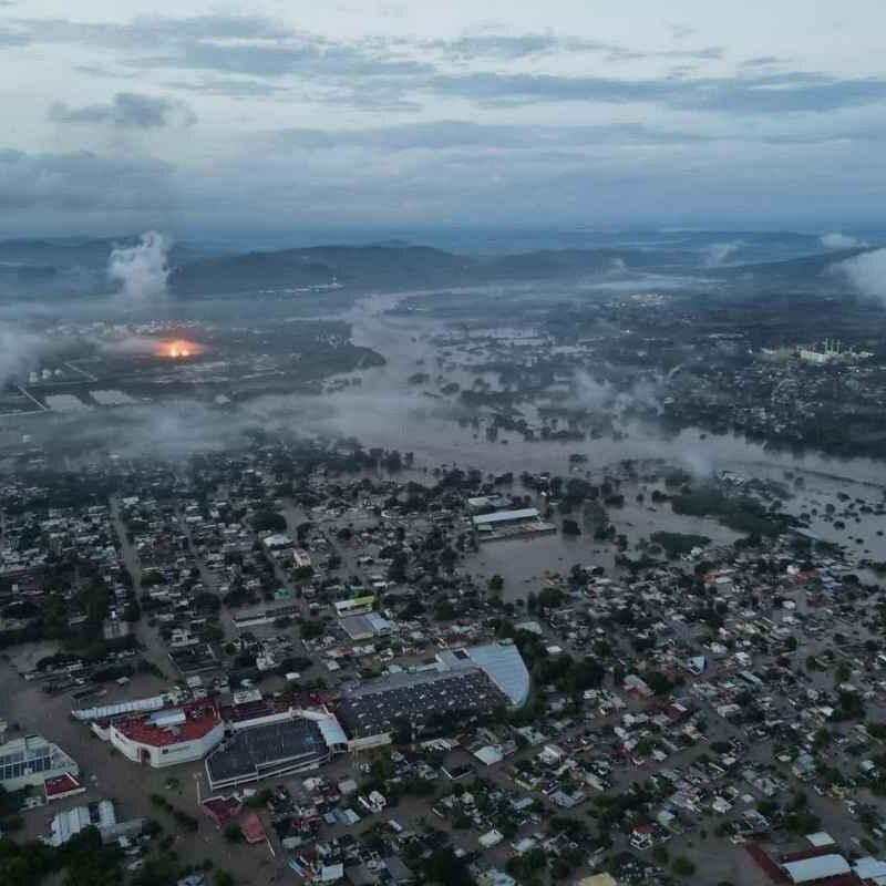 Lluvias dejan más de 20 muertos y devastación en México
