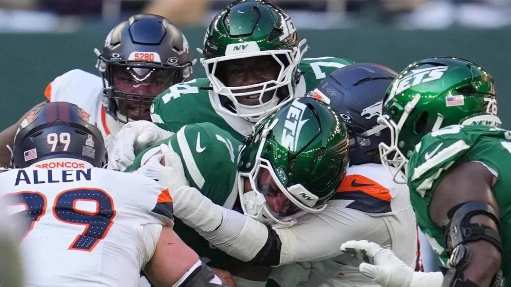 Los Jets siguen sin poder ganar al caer 13-11 con Broncos