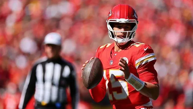 Los Kansa City muy Chiefs, logran contundente victoria de 31-0 sobre los Raiders