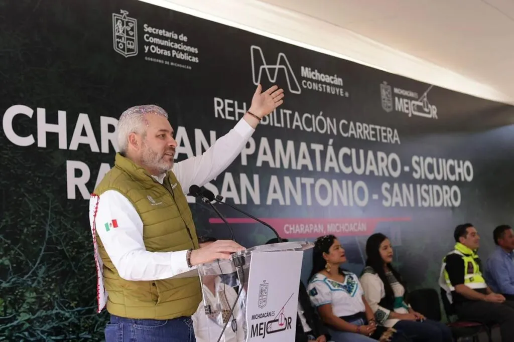 Más de 14 mil beneficiados en Charapan y Los Reyes: Bedolla