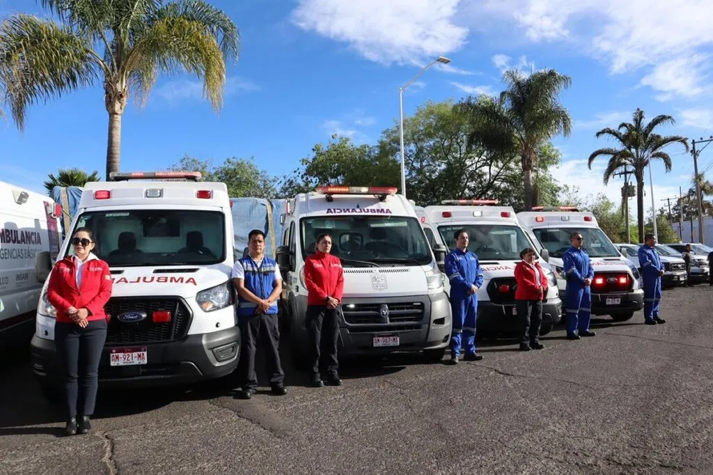 Más de mil 100 agentes vigilan la tradicional Noche de Muertos en Michoacán