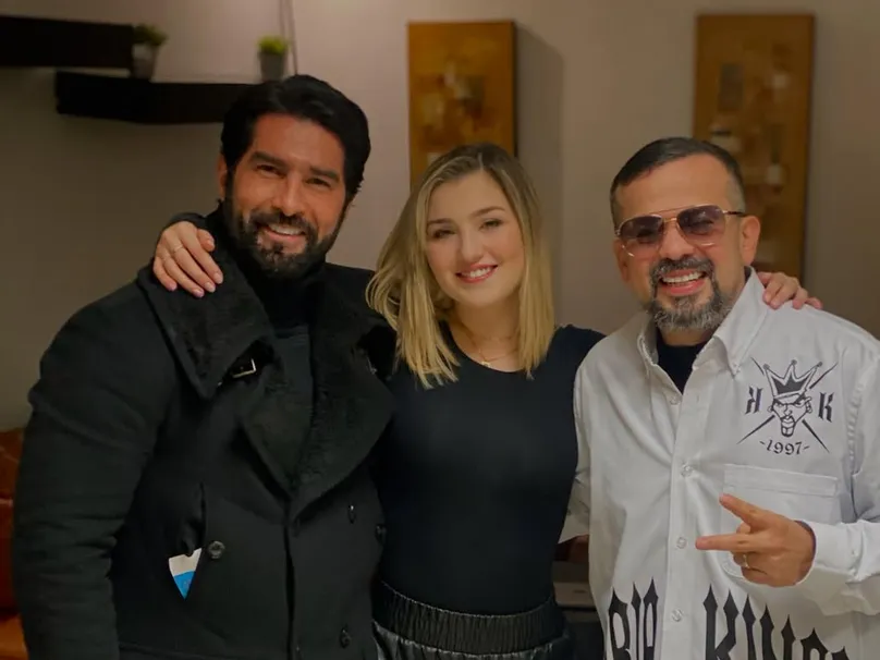 Melenie Carmona reacciona a que su presunto abusador sigue vinculado a Alicia Villarreal
