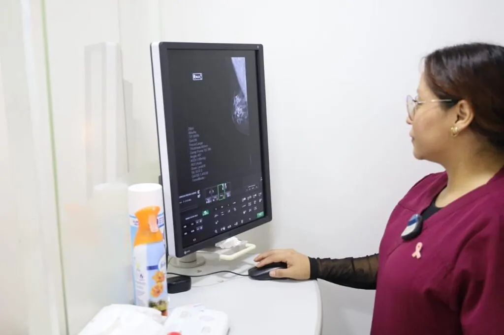 Michoacán combate el cáncer de mama con equipo especializado