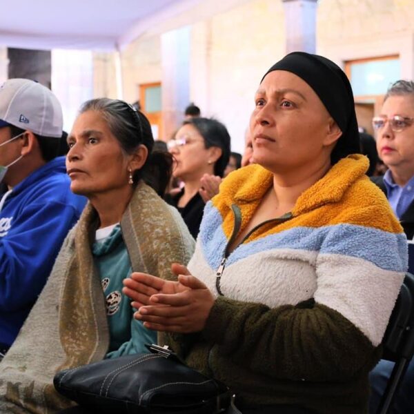 Michoacán da apoyo económico histórico a mujeres con cáncer; casi 3 mil beneficiadas