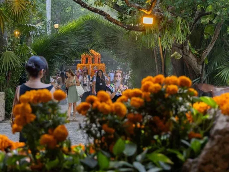 Michoacán, invitado especial en el Festival de Vida y Muerte de Xcaret, muestra su tradición de Noche de Muertos