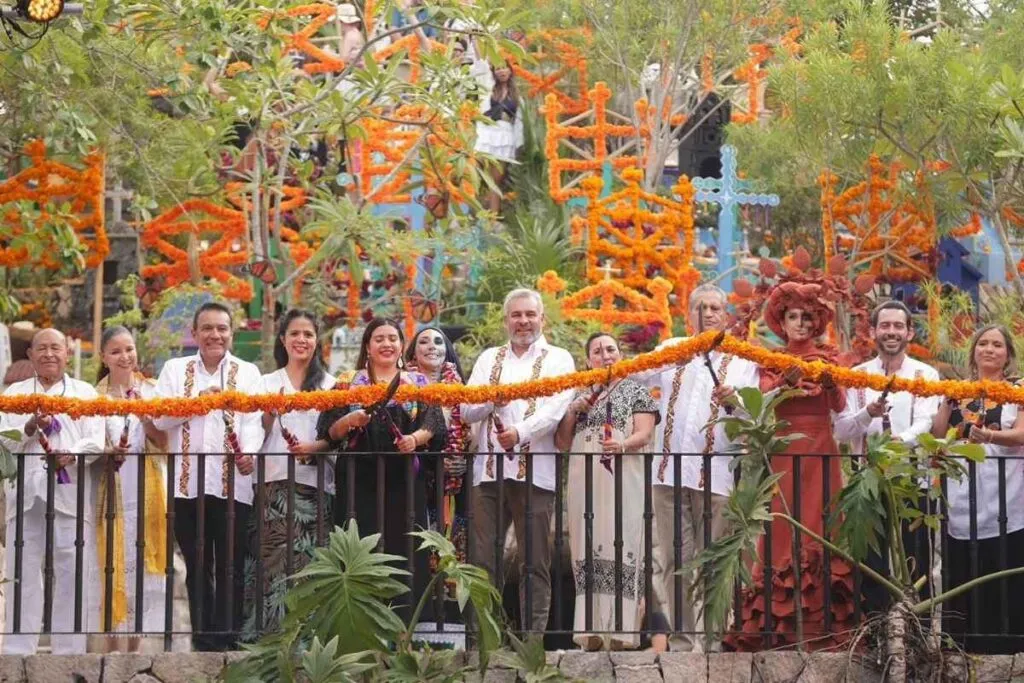 Michoacán lleva la Noche de Muertos al Festival de Vida y Muerte de Xcaret