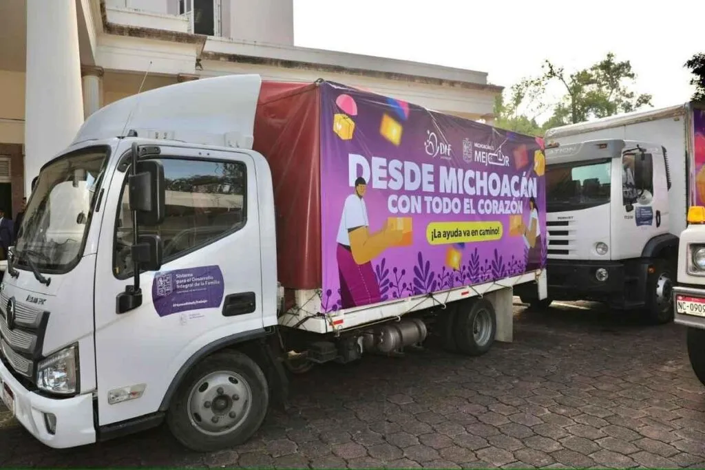 Michoacán manda 55 toneladas de ayuda por lluvias