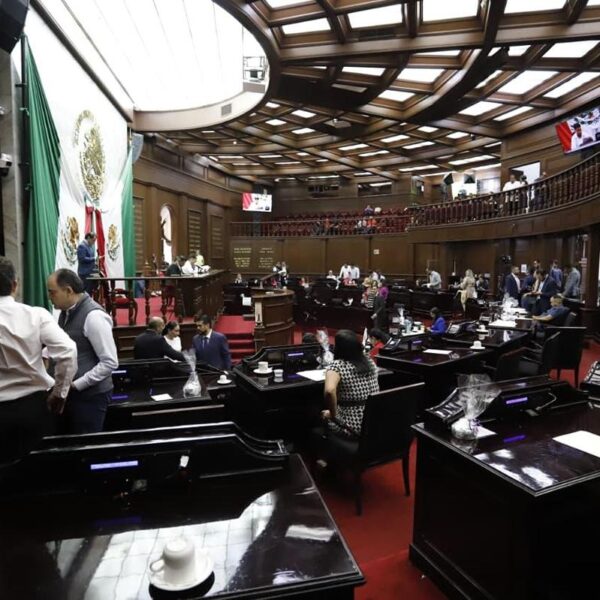 Migrantes con estudios universitarios podrán ser integrados al sector productivo, define 76 Legislatura