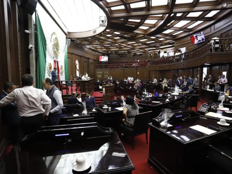 Migrantes con estudios universitarios podrán ser integrados al sector productivo, define 76 Legislatura