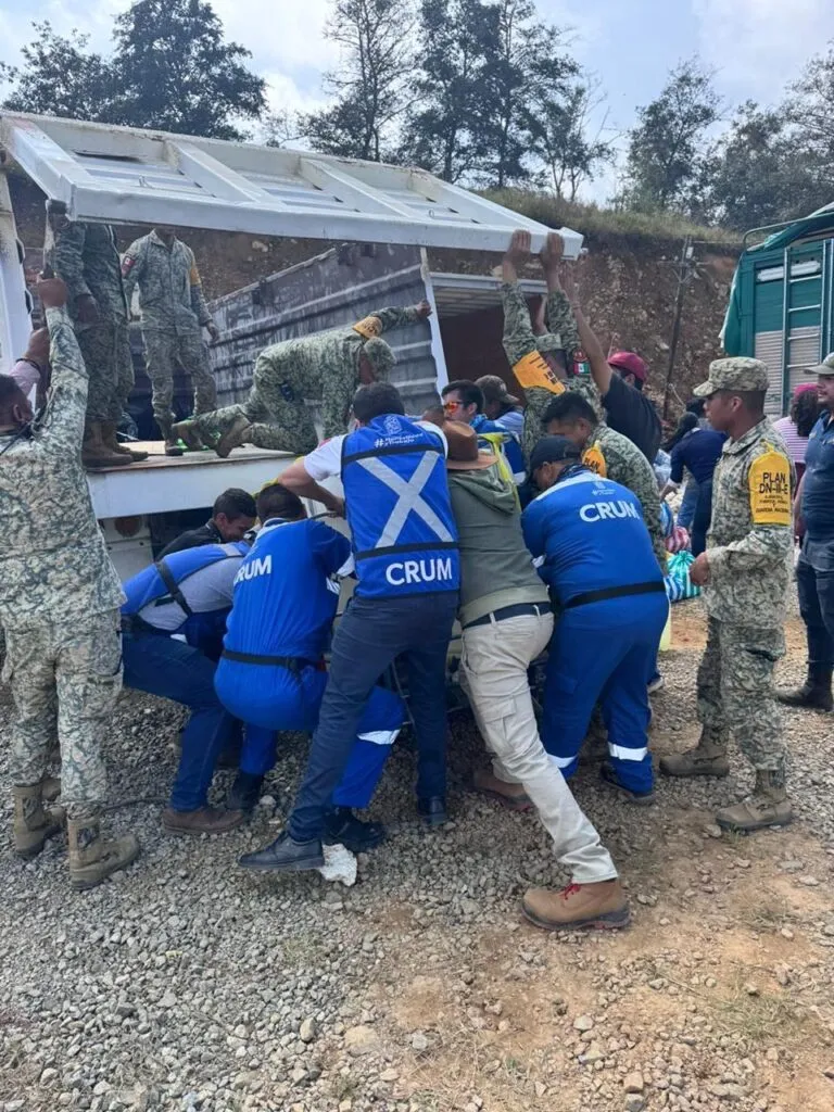 ¡Misión cumplida! Regresan médicos y ambulancias de Michoacán tras apoyo a Hidalgo-1