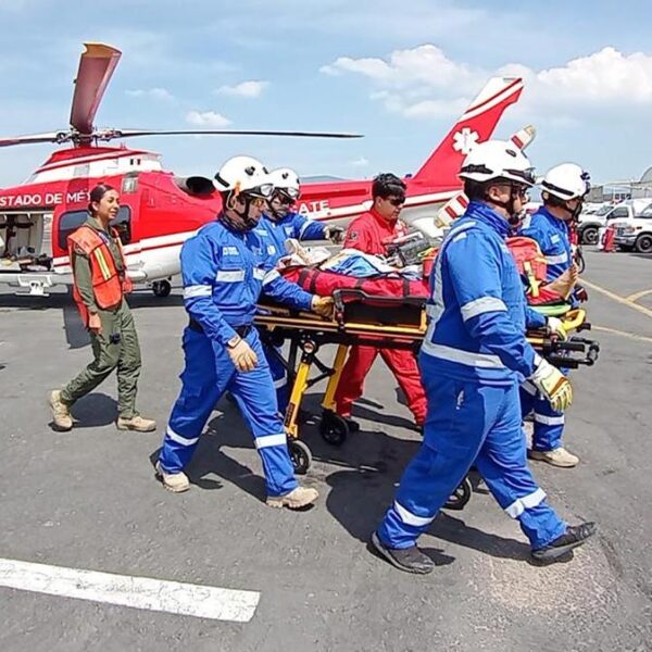 ¡Misión cumplida! Regresan médicos y ambulancias de Michoacán tras apoyo a Hidalgo