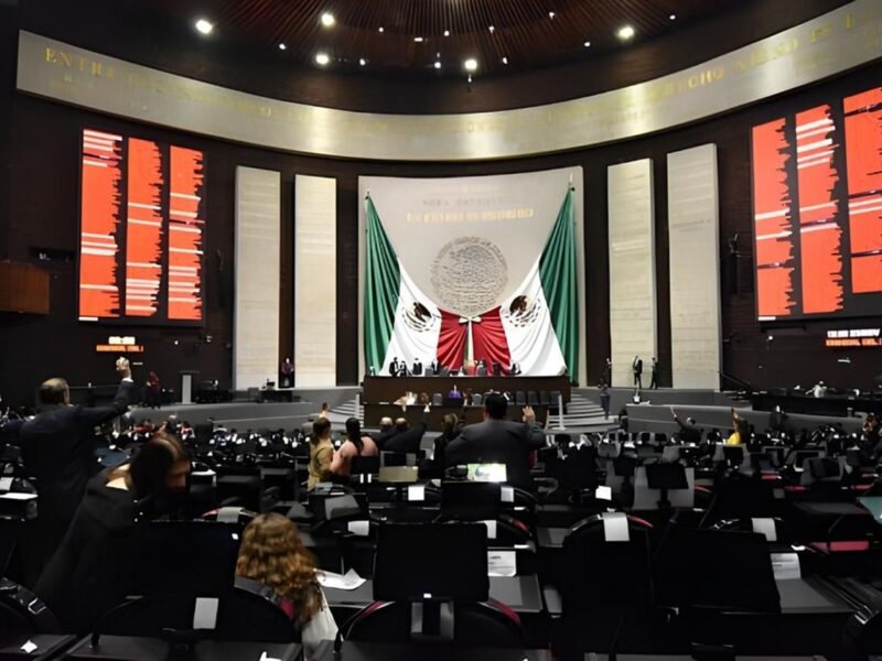 Morena adelanta audiencias sobre Ley de Amparo, Pan, Pri, Congreso
