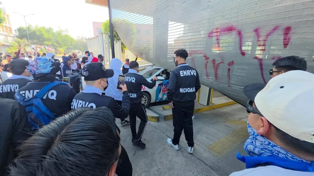 Normalistas de Michoacán marchan en Morelia y causan destrozos edificios, vehículos y negocios Centro Histórico 1