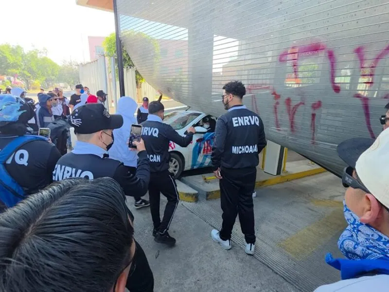 Normalistas de Michoacán marchan en Morelia y causan destrozos edificios, vehículos y negocios Centro Histórico 1