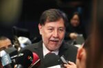Noroña desafía denuncias de la oposición por viaje financiado a Palestina