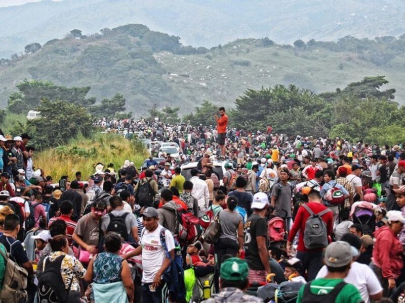 Nueva caravana migrante avanza desde Tapachula hacia Ciudad de México