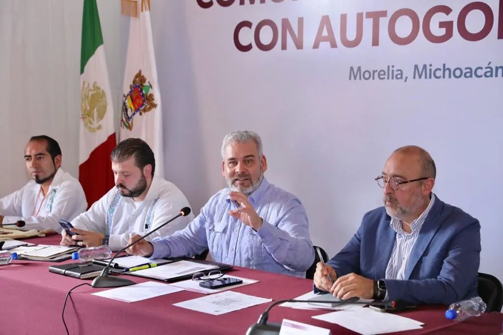 Ofrece Bedolla respaldo a nuevos autogobiernos indígenas-1