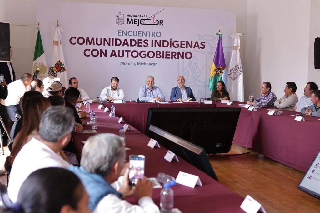 Ofrece Bedolla respaldo a nuevos autogobiernos indígenas