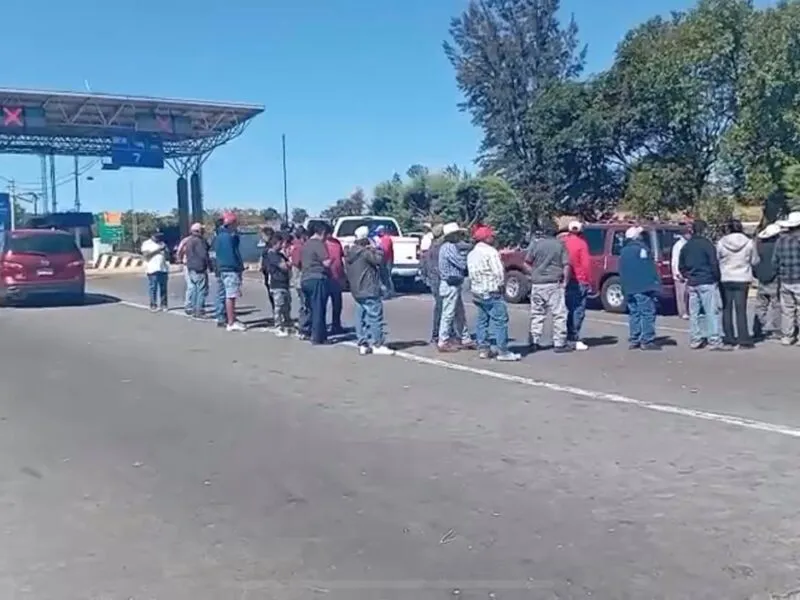 operan carreteras en autopistas de Michoacán libres; productores del campo mantienen presencia