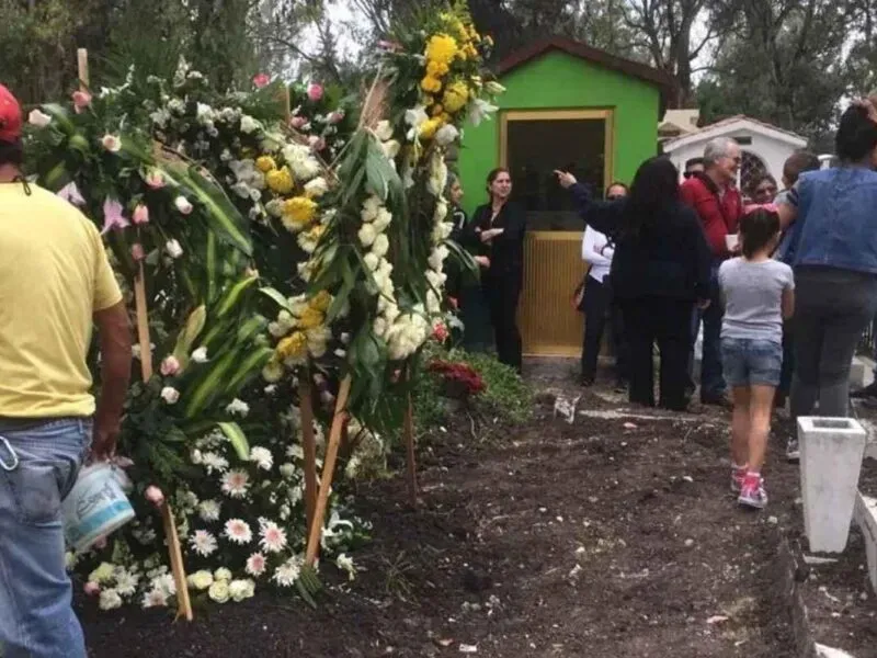 Más de 640 panteones y 700 trabajadores operan en Michoacán; 36 con fosas comunes