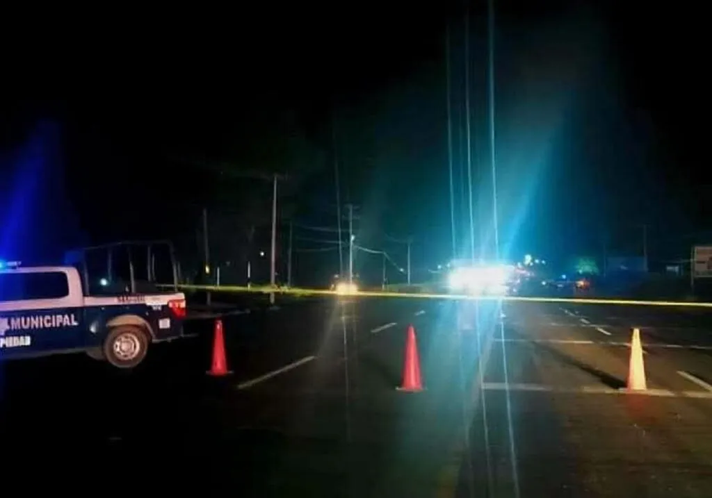 Pareja pierde la vida al ser atropellados en carretera de La Piedad, Michoacán