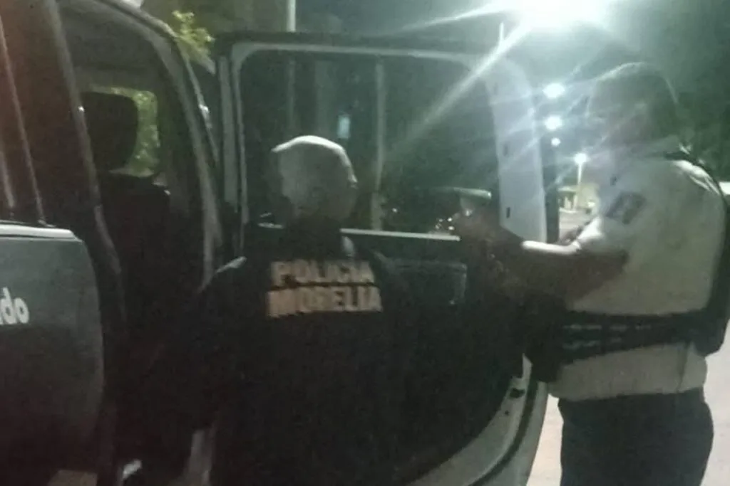 Policía de Morelia encuentra a adulto mayor desaparecido lo reúne con su familia