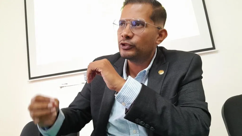 Policía de Uruapan, sin capacitación para manejo de armas cortas, “mucho menos para largas”