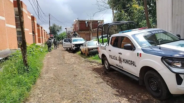 Policía y Guardia Nacional rescatan a dos hombres secuestrados en Uruapan tras un enfrentamiento armado