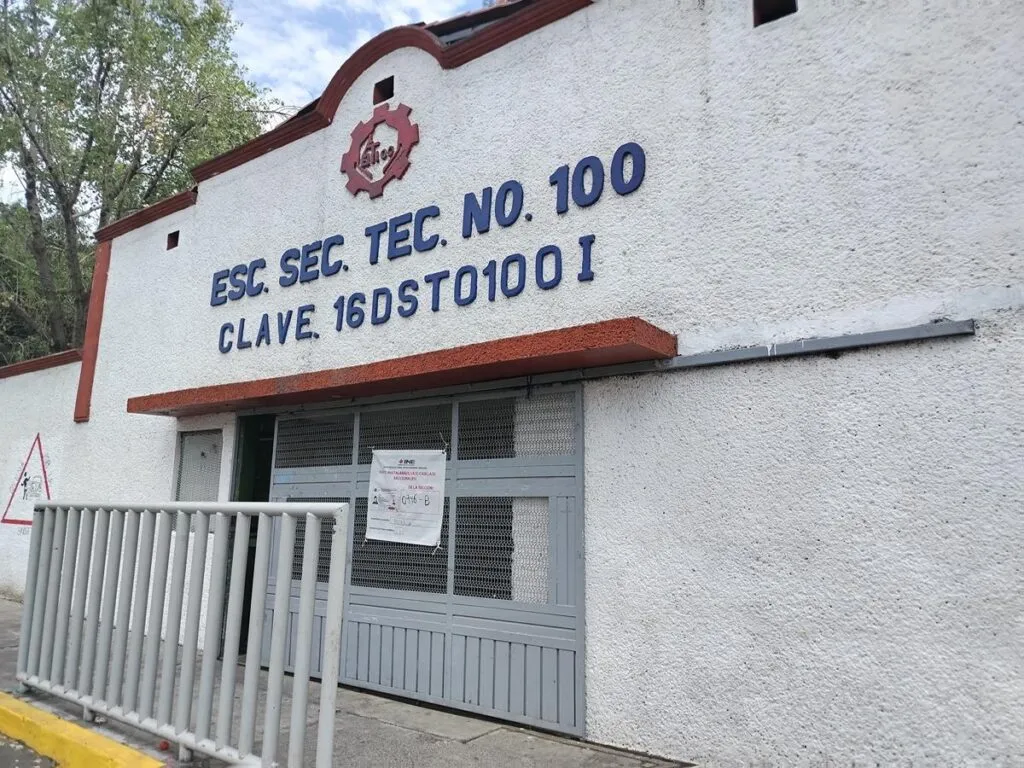 Por obras del Teleférico de Morelia, suspenden parcialmente clases en la Secundaria Técnica No. 100