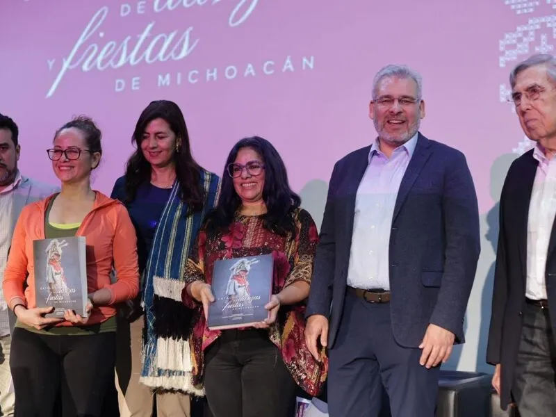 Presenta Bedolla catálogo que inmortaliza riqueza de danzas y fiestas de Michoacán
