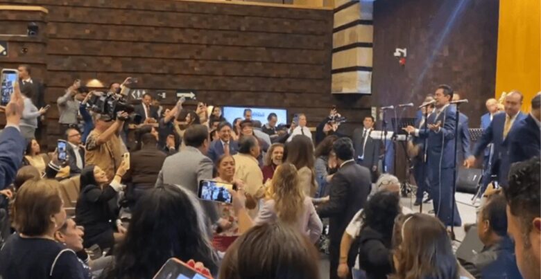 ‘Que los diputados pongan sus reglas’: Sheinbaum dice tras ‘baile' de la Sonora Santanera en San Lázaro