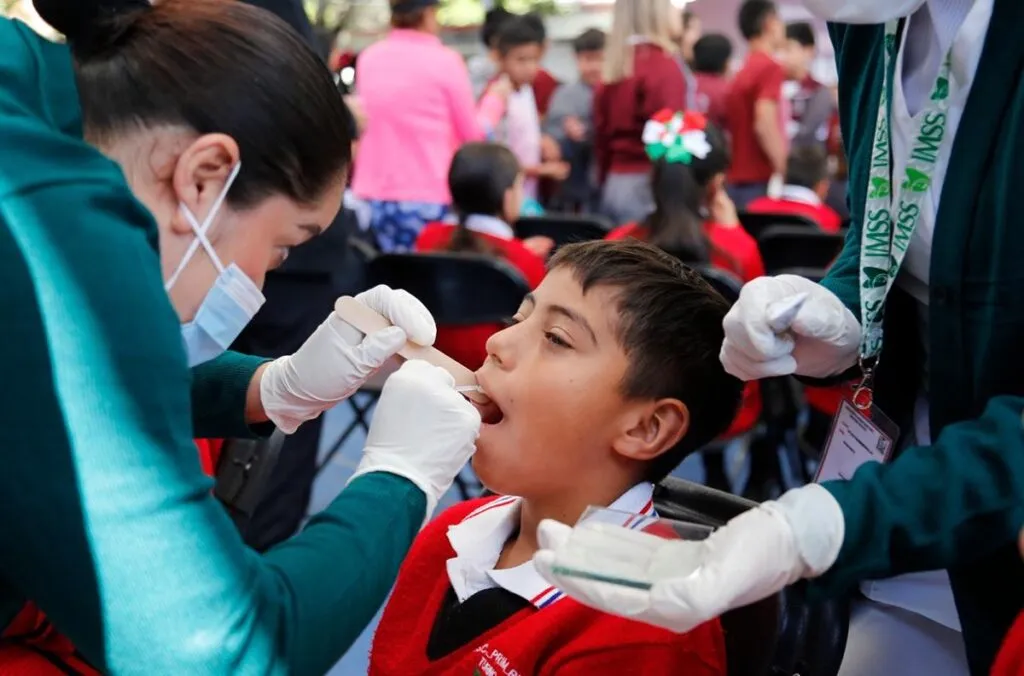 Resultados de estrategia nacional de salud llegarán a 5 mil escuelas de Michoacán