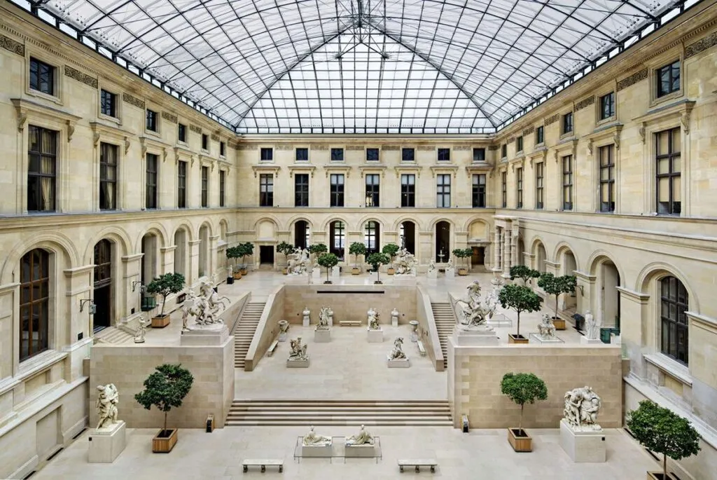 robo al Museo de Louvre superaría los más de 100 millones de dólares