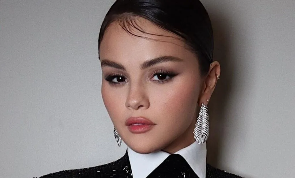 Selena Gómez deslumbra con imágenes inéditas de “In The Dark”