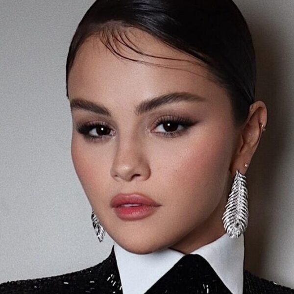 Selena Gómez deslumbra con “In The Dark”