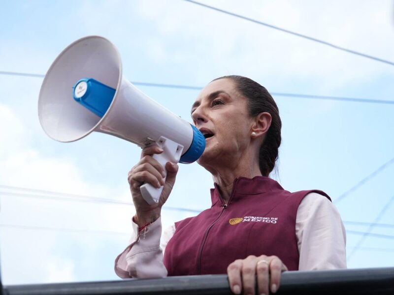 Sheinbaum pide a damnificados de Tianguistengo “pensar su voto”