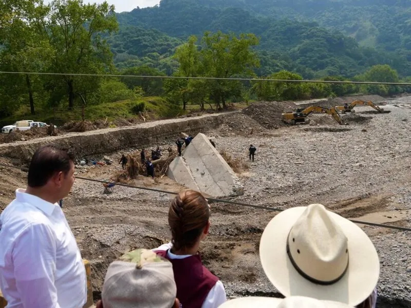 Sheinbaum supervisa limpieza de Pantepec junto con el gobernador de Puebla