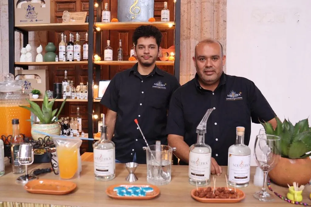 ¿Sin planes para este fin? Cocineras tradicionales y mezcaleros te esperan en Morelia en Boca