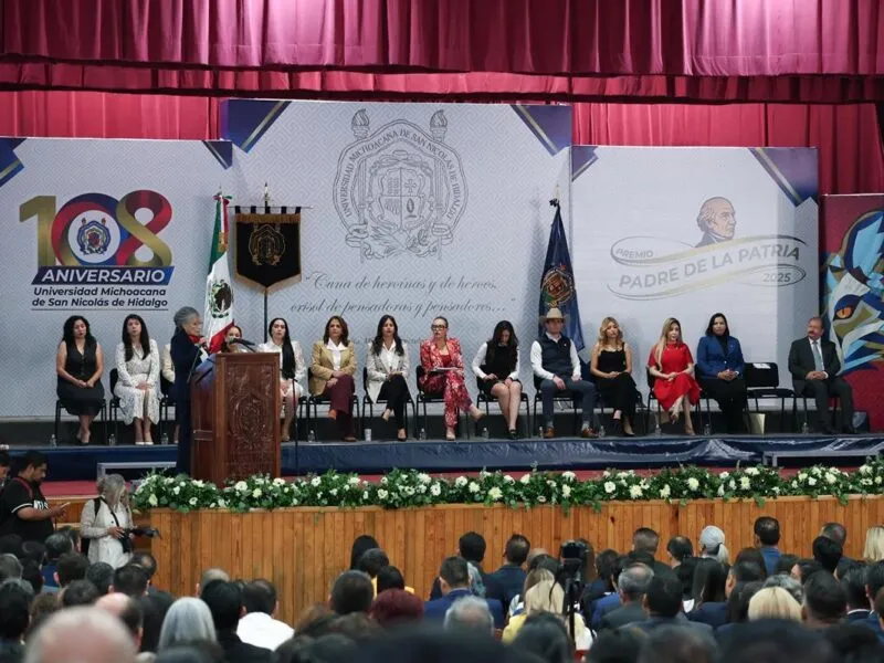Sin titulares del Ejecutivo y Judicial, ni 11 exrectores, la ceremonia del 108 aniversario de la UMSNH