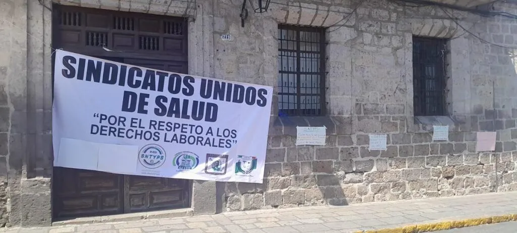 Sindicatos de salud toman oficinas de la SSM