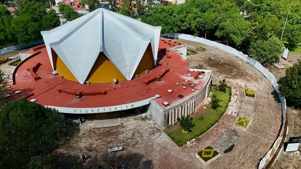Supervisa Bedolla avances de la modernización del Planetario de Morelia-2