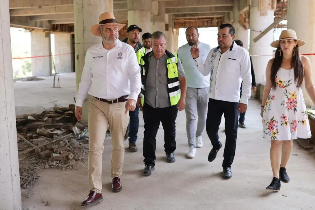 Supervisa Bedolla Avanza construcción de la Universidad Politécnica de Aquila