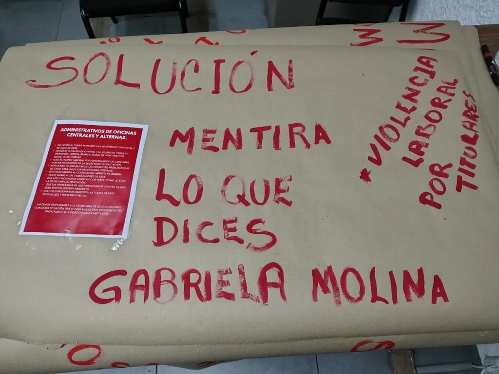 Trabajadores de la D-III-6 toman oficinas de la SEE