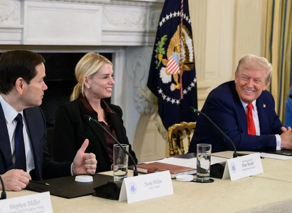 Trump firma el acuerdo para formalizar el cese al fuego entre Israel y Hamás por paz en Gaza